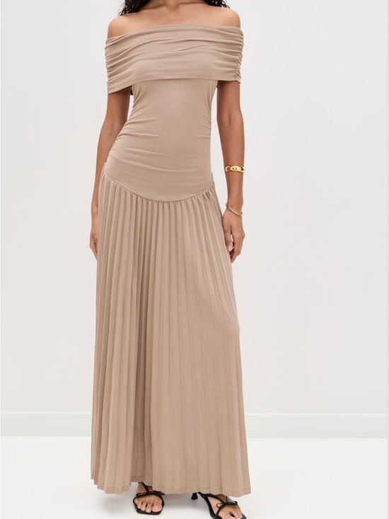 Lioness Dresses & Skirts - Lioness Off-Shoulder Pleated Maxi Skirt Dress in Taupe